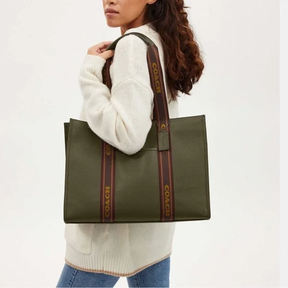 Coach Large Smith Leather Tote Purse in Olive Green, With Scarf - Picture 3 of 16